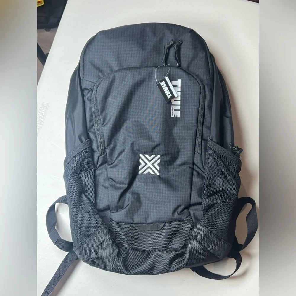 NWT THULE Achiever 15” Laptop 24L Backpack Bag Men Unisex